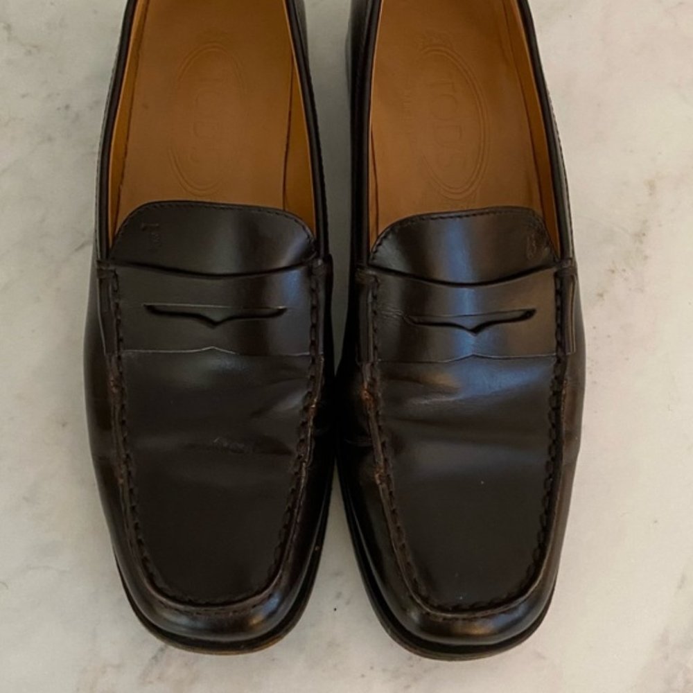 Tod's Iconic Brown Loafers Size 6.5